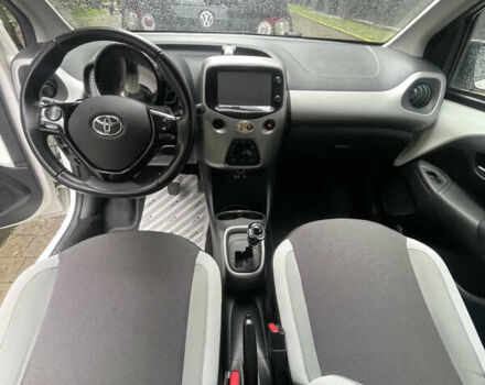 Белый Тойота Айго, объемом двигателя 1 л и пробегом 62 тыс. км за 9000 $, фото 11 на Automoto.ua