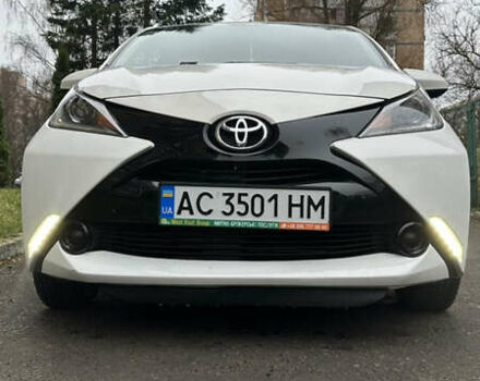 Белый Тойота Айго, объемом двигателя 1 л и пробегом 171 тыс. км за 9200 $, фото 17 на Automoto.ua