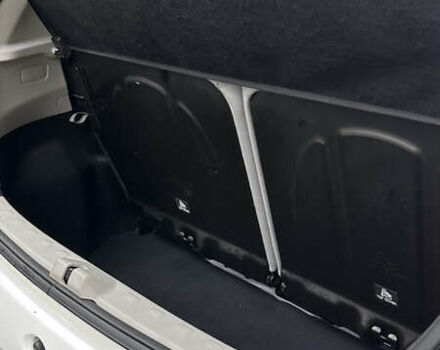 Белый Тойота Айго, объемом двигателя 1 л и пробегом 171 тыс. км за 9200 $, фото 15 на Automoto.ua