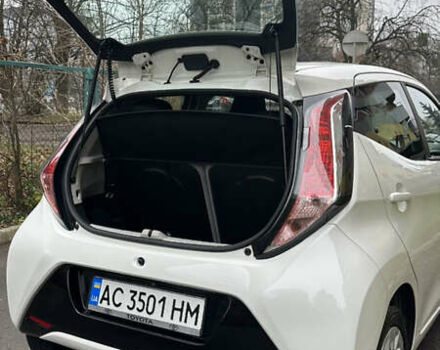 Белый Тойота Айго, объемом двигателя 1 л и пробегом 171 тыс. км за 9200 $, фото 14 на Automoto.ua