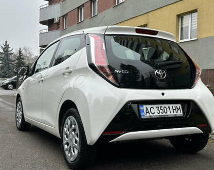 Белый Тойота Айго, объемом двигателя 1 л и пробегом 171 тыс. км за 9200 $, фото 4 на Automoto.ua