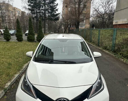 Белый Тойота Айго, объемом двигателя 1 л и пробегом 171 тыс. км за 9200 $, фото 18 на Automoto.ua