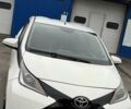 Белый Тойота Айго, объемом двигателя 1 л и пробегом 65 тыс. км за 10000 $, фото 2 на Automoto.ua