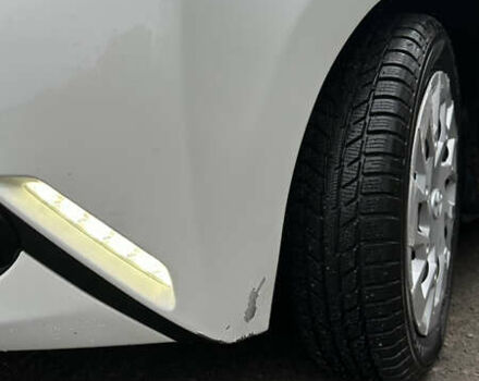 Белый Тойота Айго, объемом двигателя 1 л и пробегом 171 тыс. км за 9200 $, фото 7 на Automoto.ua