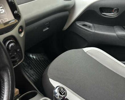 Белый Тойота Айго, объемом двигателя 1 л и пробегом 171 тыс. км за 9200 $, фото 10 на Automoto.ua