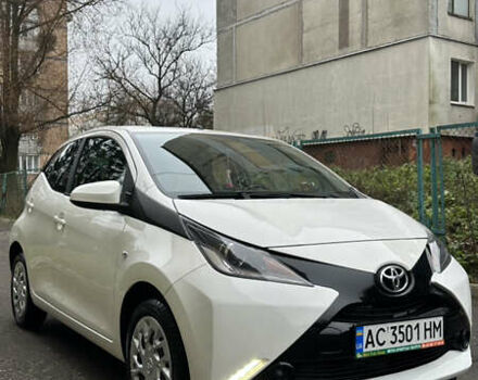 Белый Тойота Айго, объемом двигателя 1 л и пробегом 171 тыс. км за 9200 $, фото 2 на Automoto.ua