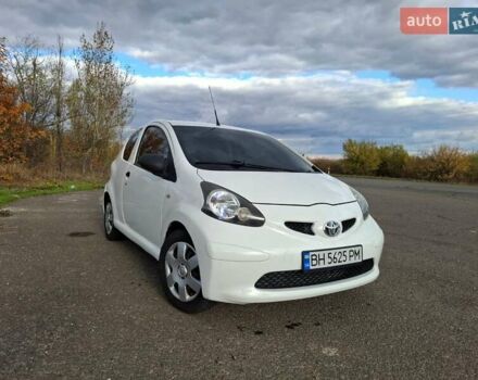 Білий Тойота Айго, об'ємом двигуна 1 л та пробігом 111 тис. км за 4300 $, фото 1 на Automoto.ua