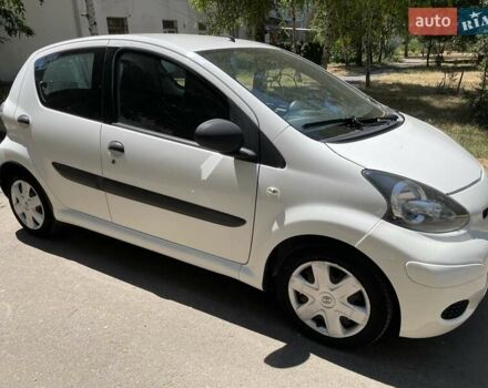 Белый Тойота Айго, объемом двигателя 0.9 л и пробегом 170 тыс. км за 4700 $, фото 1 на Automoto.ua