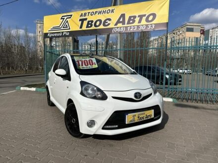 Білий Тойота Айго, об'ємом двигуна 1 л та пробігом 106 тис. км за 6600 $, фото 1 на Automoto.ua