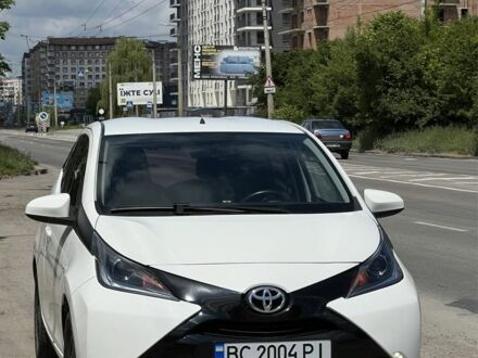 Тойота Айго 2016 в Ивано-Франковске на Automoto.ua Белый Тойота Айго, объемом двигателя 1 л и пробегом 61 тыс. км за 8600 $, фото 1 на Automoto.ua