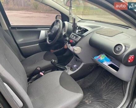 Черный Тойота Айго, объемом двигателя 1 л и пробегом 198 тыс. км за 4100 $, фото 6 на Automoto.ua