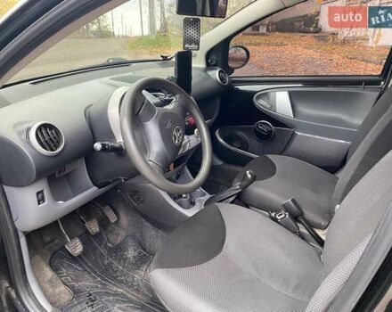 Черный Тойота Айго, объемом двигателя 1 л и пробегом 198 тыс. км за 4100 $, фото 1 на Automoto.ua