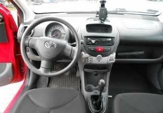 Чорний Тойота Айго, об'ємом двигуна 0 л та пробігом 130 тис. км за 3200 $, фото 8 на Automoto.ua