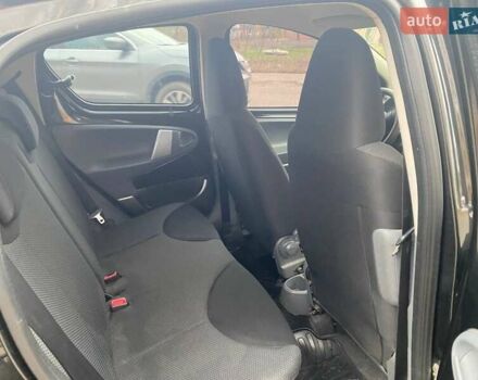 Черный Тойота Айго, объемом двигателя 1 л и пробегом 198 тыс. км за 4100 $, фото 5 на Automoto.ua