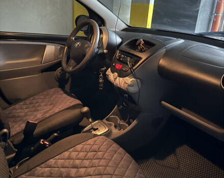 Чорний Тойота Айго, об'ємом двигуна 1 л та пробігом 167 тис. км за 6200 $, фото 5 на Automoto.ua