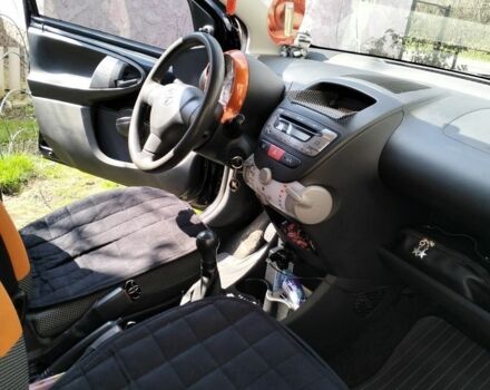 Черный Тойота Айго, объемом двигателя 1 л и пробегом 180 тыс. км за 6200 $, фото 7 на Automoto.ua