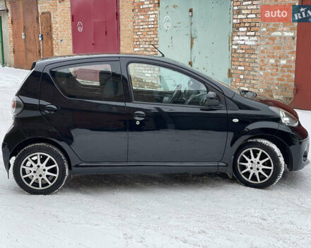 Чорний Тойота Айго, об'ємом двигуна 1 л та пробігом 174 тис. км за 6500 $, фото 5 на Automoto.ua