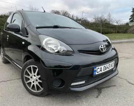 Черный Тойота Айго, объемом двигателя 1 л и пробегом 110 тыс. км за 6764 $, фото 5 на Automoto.ua