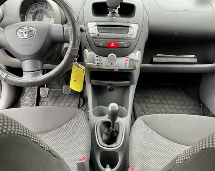 Черный Тойота Айго, объемом двигателя 1 л и пробегом 135 тыс. км за 4900 $, фото 12 на Automoto.ua