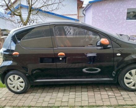 Черный Тойота Айго, объемом двигателя 1 л и пробегом 180 тыс. км за 6200 $, фото 2 на Automoto.ua