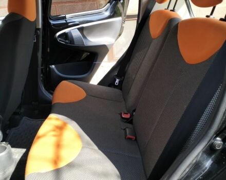 Черный Тойота Айго, объемом двигателя 1 л и пробегом 180 тыс. км за 6200 $, фото 6 на Automoto.ua