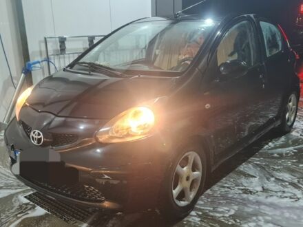 Черный Тойота Айго, объемом двигателя 0 л и пробегом 220 тыс. км за 4972 $, фото 1 на Automoto.ua