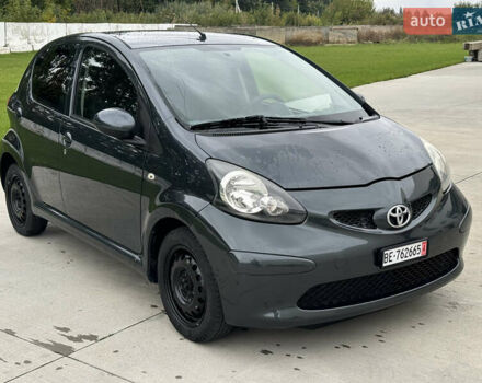 Черный Тойота Айго, объемом двигателя 1 л и пробегом 187 тыс. км за 5300 $, фото 1 на Automoto.ua