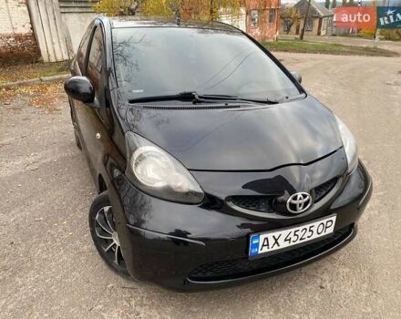 Чорний Тойота Айго, об'ємом двигуна 1 л та пробігом 198 тис. км за 4100 $, фото 1 на Automoto.ua