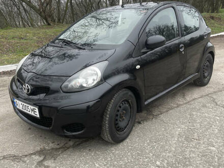Черный Тойота Айго, объемом двигателя 1 л и пробегом 202 тыс. км за 7000 $, фото 1 на Automoto.ua