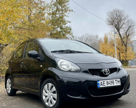 Черный Тойота Айго, объемом двигателя 1 л и пробегом 135 тыс. км за 4900 $, фото 1 на Automoto.ua