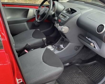 Красный Тойота Айго, объемом двигателя 1 л и пробегом 60 тыс. км за 3541 $, фото 7 на Automoto.ua