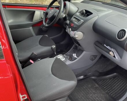 Красный Тойота Айго, объемом двигателя 1 л и пробегом 60 тыс. км за 3541 $, фото 8 на Automoto.ua