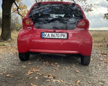 Красный Тойота Айго, объемом двигателя 1 л и пробегом 60 тыс. км за 3541 $, фото 2 на Automoto.ua
