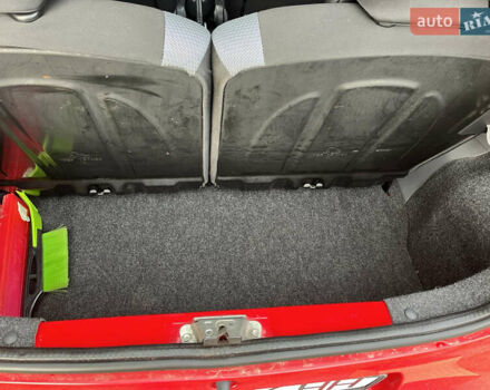 Красный Тойота Айго, объемом двигателя 1 л и пробегом 162 тыс. км за 5000 $, фото 13 на Automoto.ua