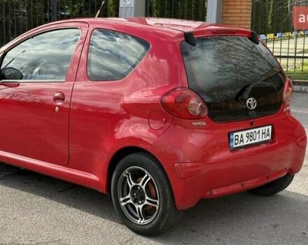 Красный Тойота Айго, объемом двигателя 1 л и пробегом 200 тыс. км за 4300 $, фото 4 на Automoto.ua