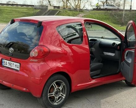 Красный Тойота Айго, объемом двигателя 1 л и пробегом 207 тыс. км за 4300 $, фото 4 на Automoto.ua