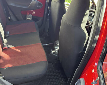 Червоний Тойота Айго, об'ємом двигуна 0.99 л та пробігом 156 тис. км за 5600 $, фото 5 на Automoto.ua