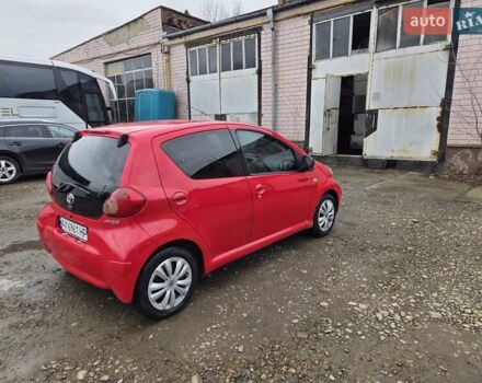 Красный Тойота Айго, объемом двигателя 1 л и пробегом 182 тыс. км за 4300 $, фото 2 на Automoto.ua