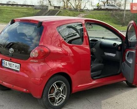 Красный Тойота Айго, объемом двигателя 1 л и пробегом 200 тыс. км за 4300 $, фото 6 на Automoto.ua