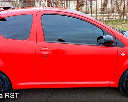 Червоний Тойота Айго, об'ємом двигуна 1 л та пробігом 224 тис. км за 4000 $, фото 1 на Automoto.ua