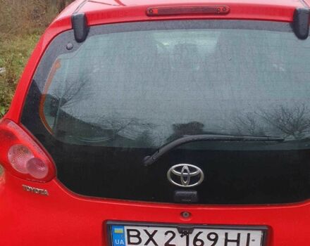 Красный Тойота Айго, объемом двигателя 1 л и пробегом 150 тыс. км за 4600 $, фото 3 на Automoto.ua
