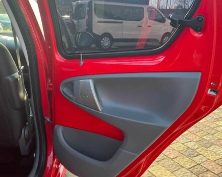 Красный Тойота Айго, объемом двигателя 1 л и пробегом 145 тыс. км за 4600 $, фото 14 на Automoto.ua