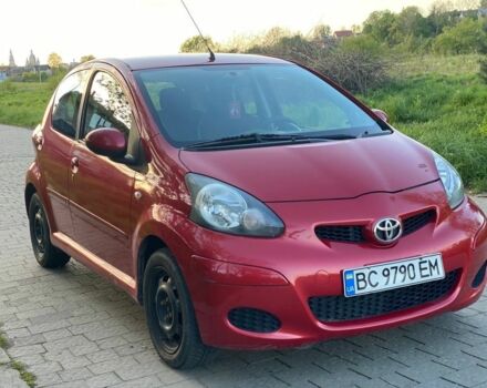 Червоний Тойота Айго, об'ємом двигуна 1 л та пробігом 180 тис. км за 3900 $, фото 1 на Automoto.ua