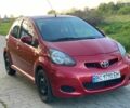 Червоний Тойота Айго, об'ємом двигуна 1 л та пробігом 180 тис. км за 3900 $, фото 1 на Automoto.ua