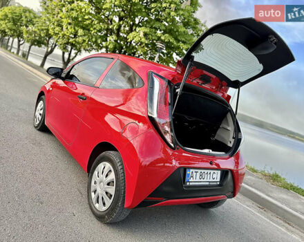 Красный Тойота Айго, объемом двигателя 1 л и пробегом 140 тыс. км за 7500 $, фото 21 на Automoto.ua