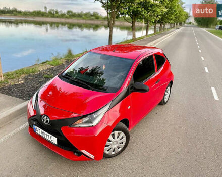 Красный Тойота Айго, объемом двигателя 1 л и пробегом 140 тыс. км за 7500 $, фото 3 на Automoto.ua