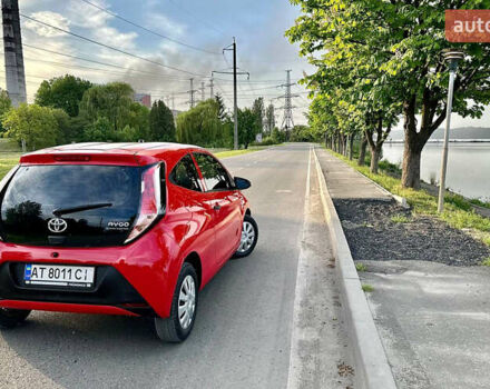 Красный Тойота Айго, объемом двигателя 1 л и пробегом 140 тыс. км за 7500 $, фото 16 на Automoto.ua