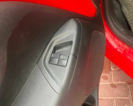 Красный Тойота Айго, объемом двигателя 1 л и пробегом 95 тыс. км за 8300 $, фото 13 на Automoto.ua