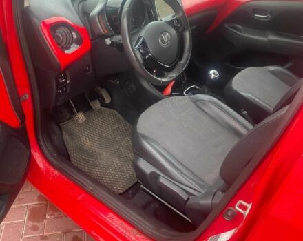 Красный Тойота Айго, объемом двигателя 1 л и пробегом 95 тыс. км за 8300 $, фото 14 на Automoto.ua