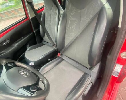 Красный Тойота Айго, объемом двигателя 1 л и пробегом 95 тыс. км за 8300 $, фото 7 на Automoto.ua